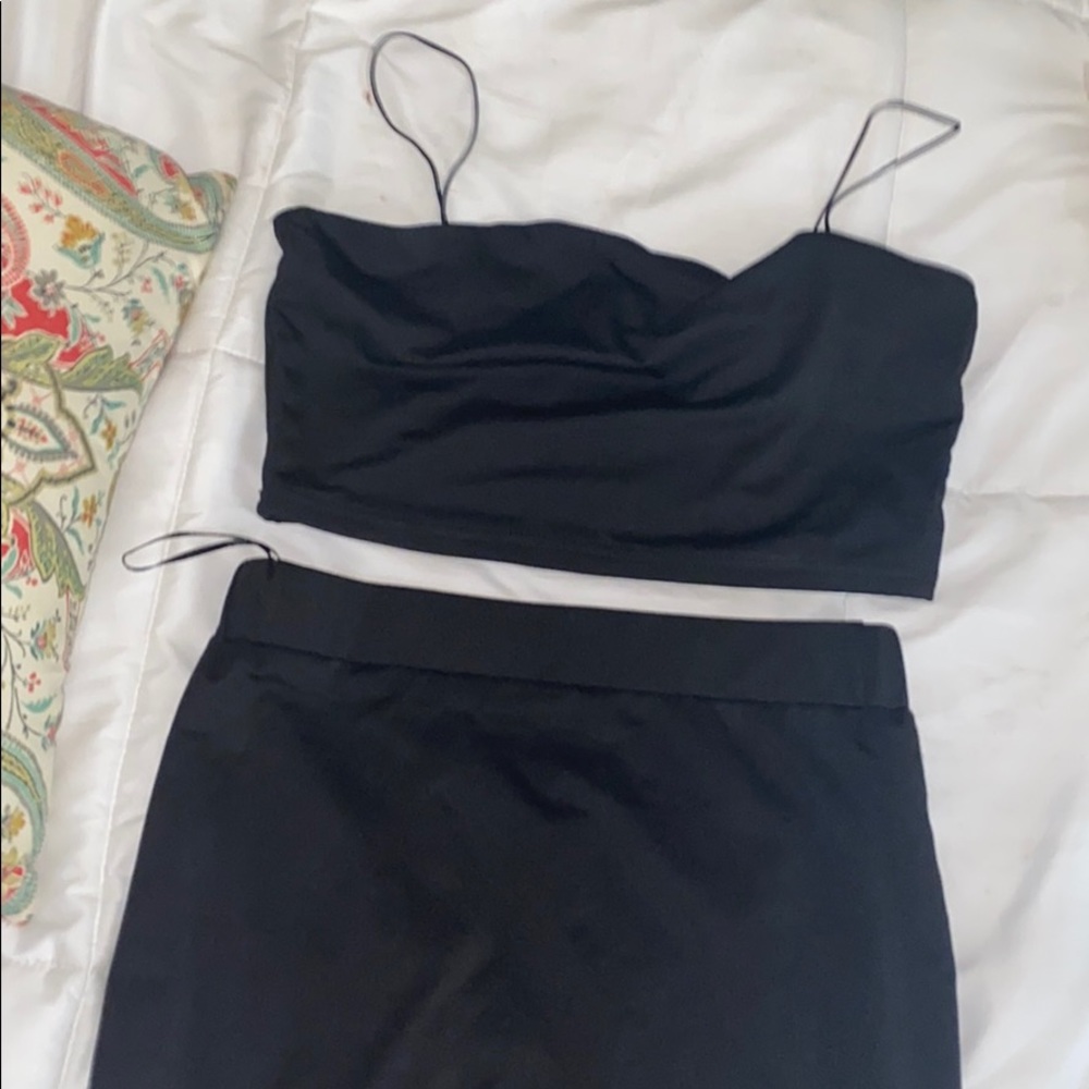 Two piece set - Picture 2 of 5